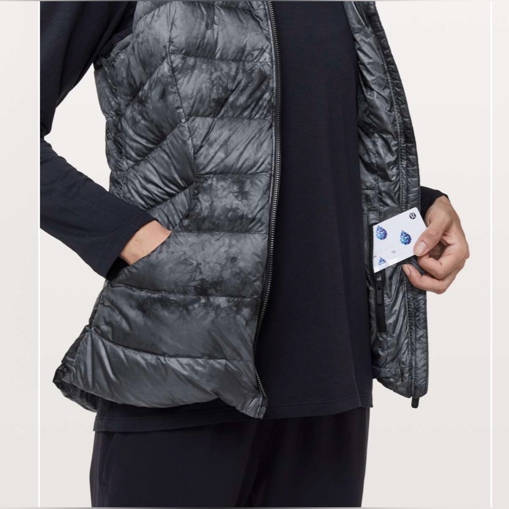 L-92 🍋 Lululemon 🍋 Pack It Down Vest
Diamond Dye Melanite Black